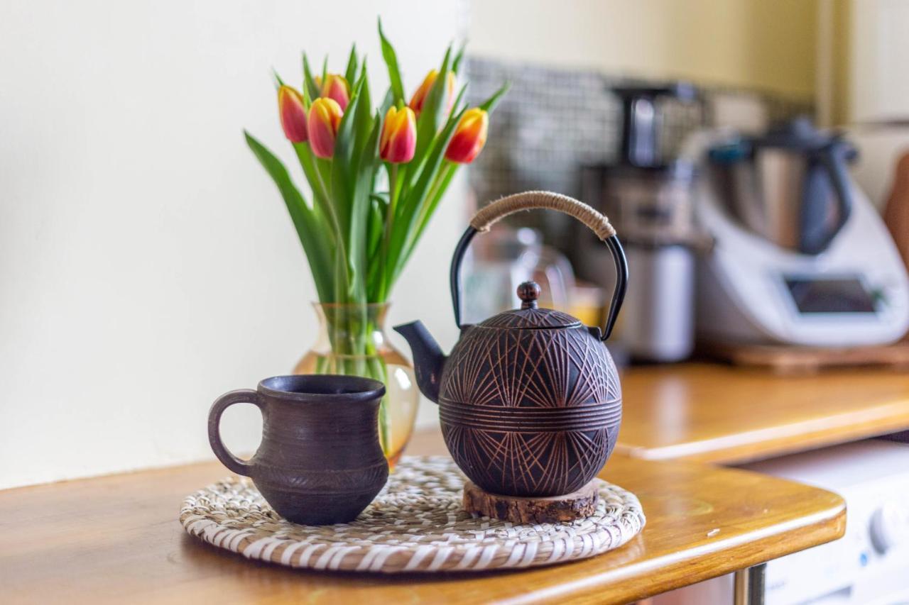 Bright & Spacious Double Room With Garden View- Close To Airport & City Centre EDI Eksteriør bilde